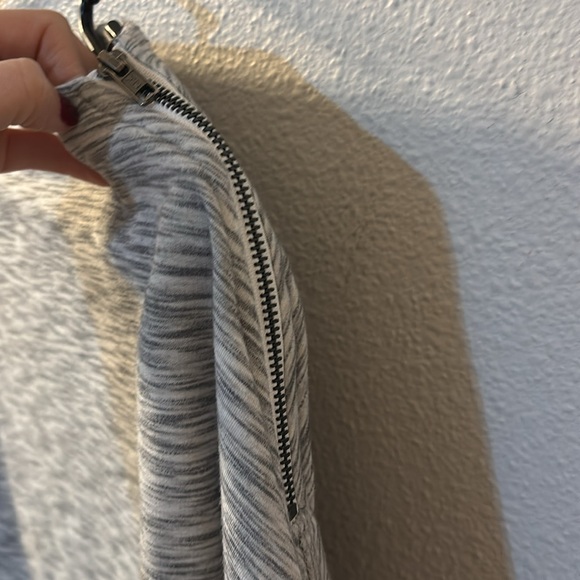 Maurice’s wide neck sweatshirt with zip shoulder size small - Picture 3 of 5